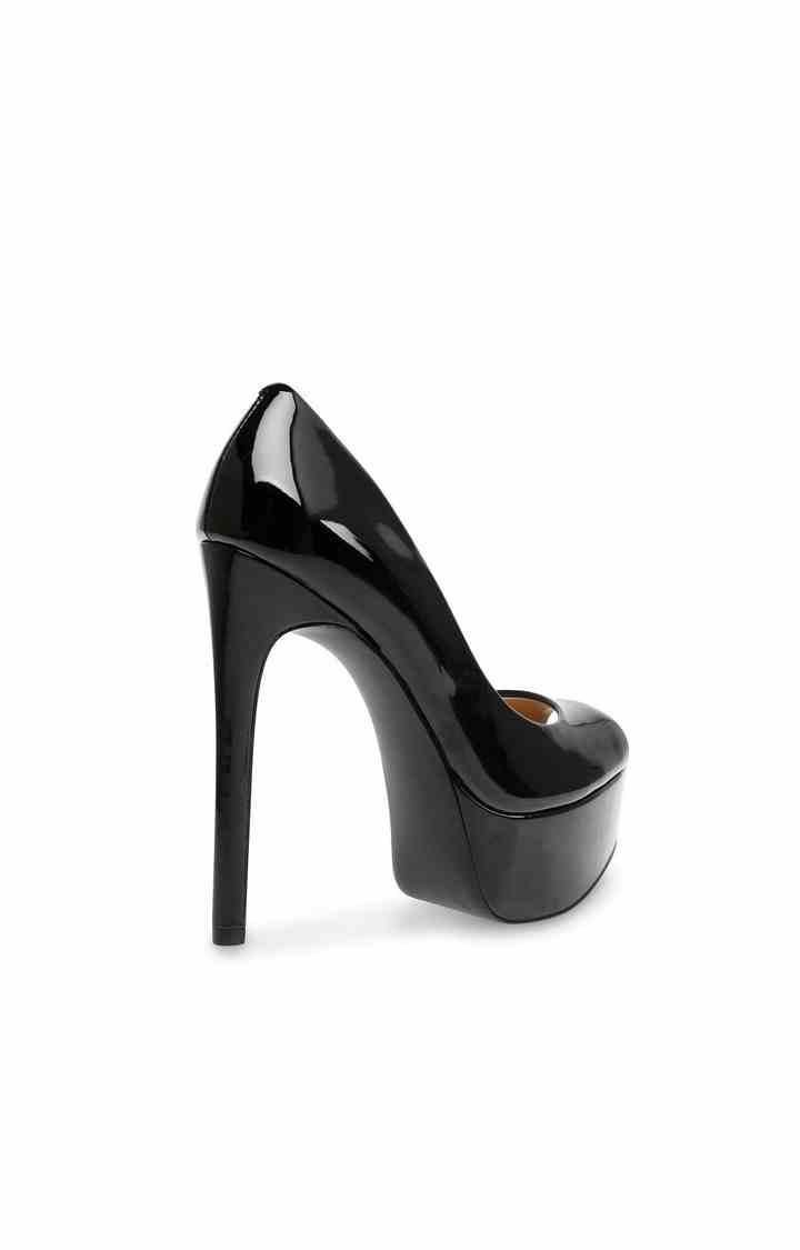 Dynamic Black Pumps