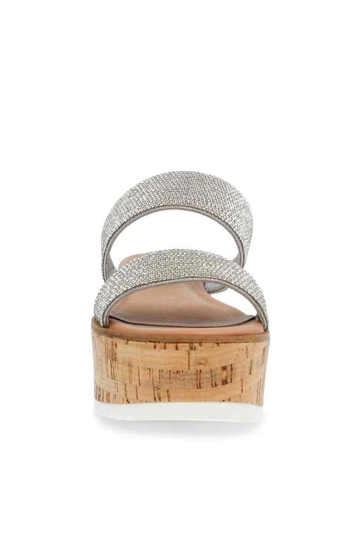 Chitchat-R Silver Wedges