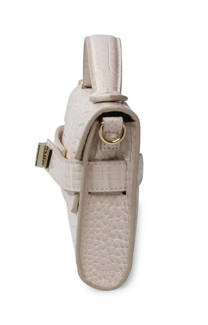 Bcarra White Handbags