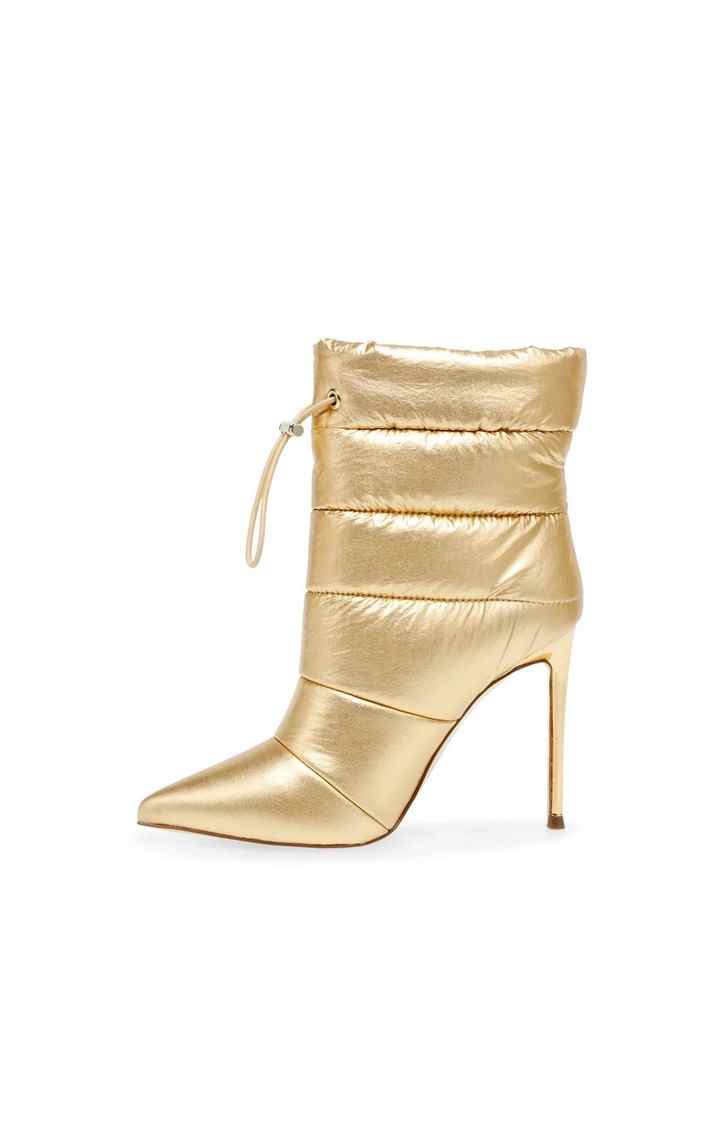 Cloak Gold Boots