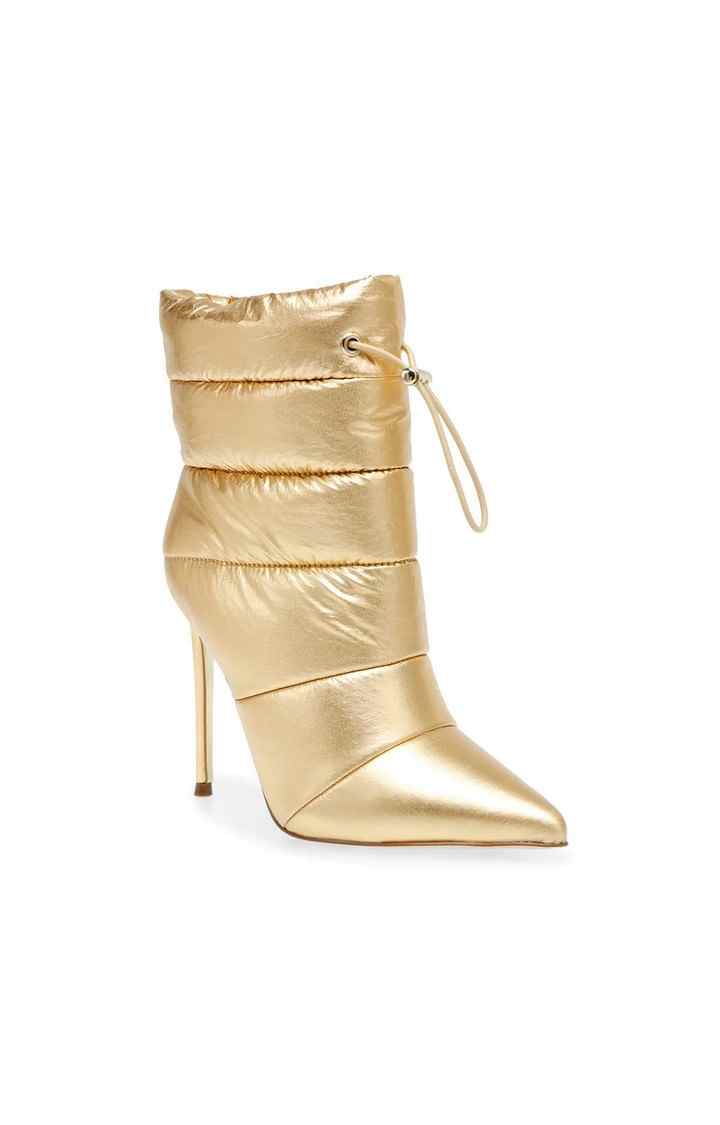 Cloak Gold Boots