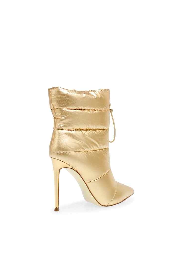 Cloak Gold Boots