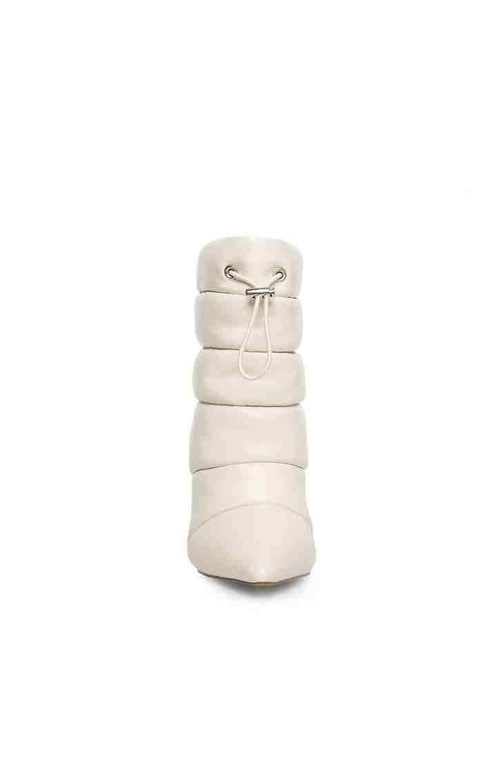 Cloak White Boots