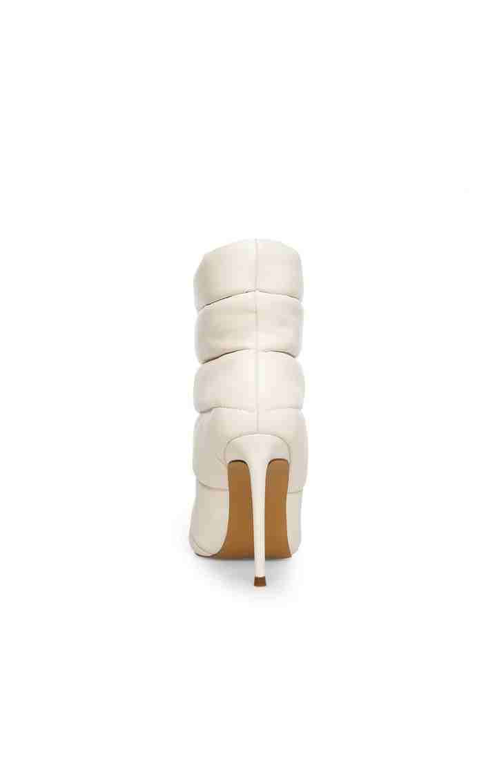 Cloak White Boots