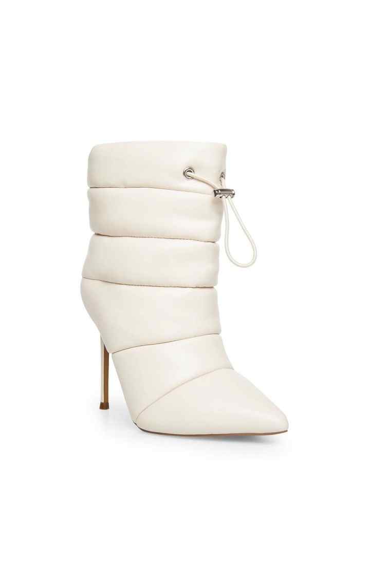 Cloak White Boots