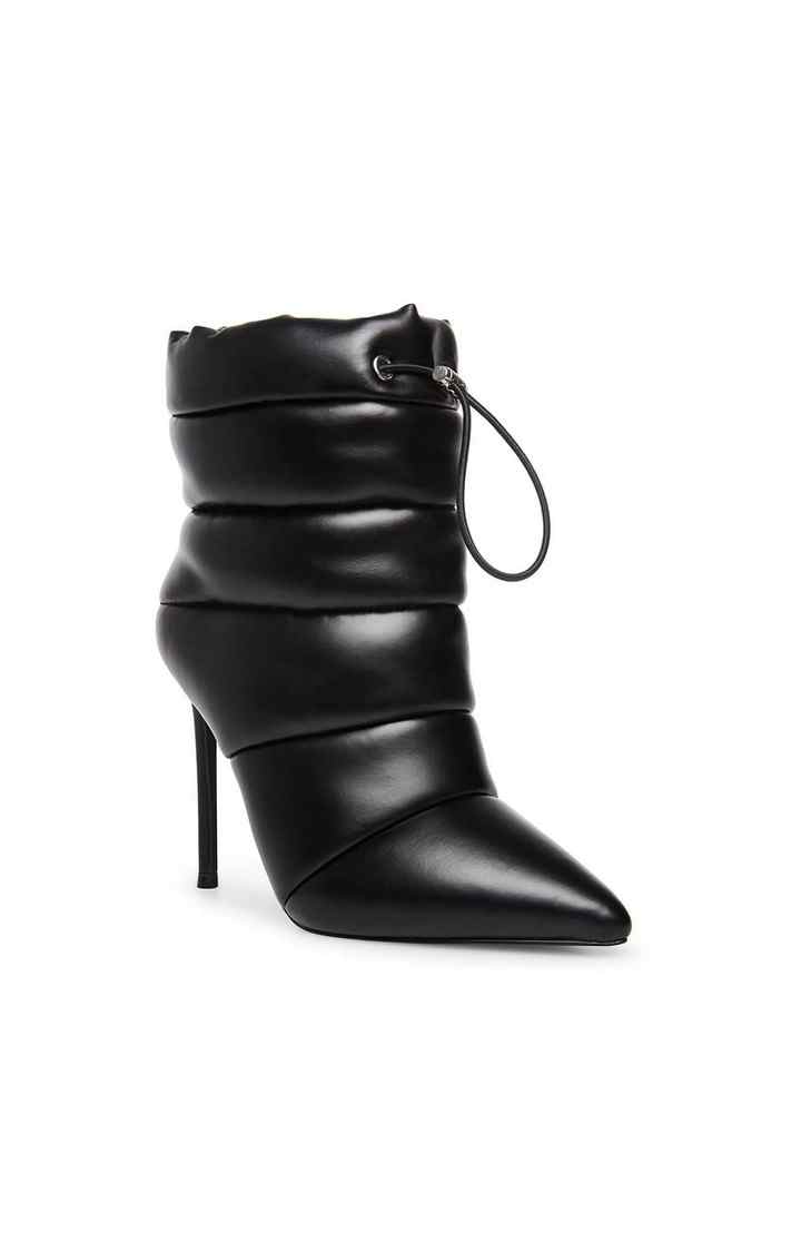 Cloak Black Boots