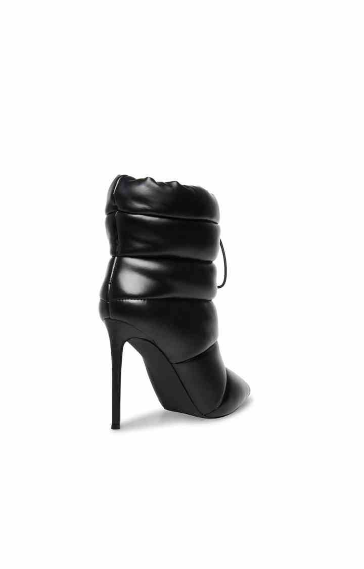 Cloak Black Boots