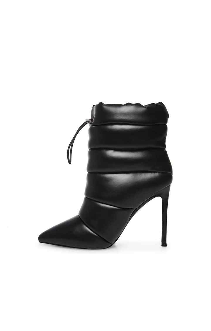 Cloak Black Boots