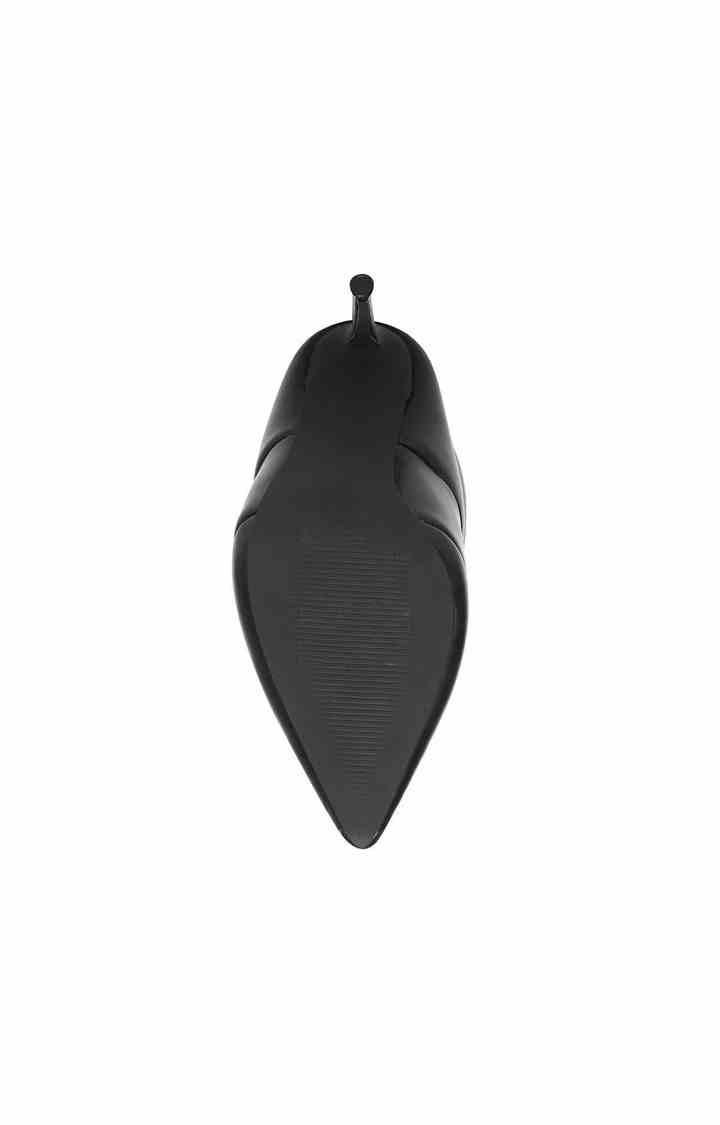 Cloak Black Boots
