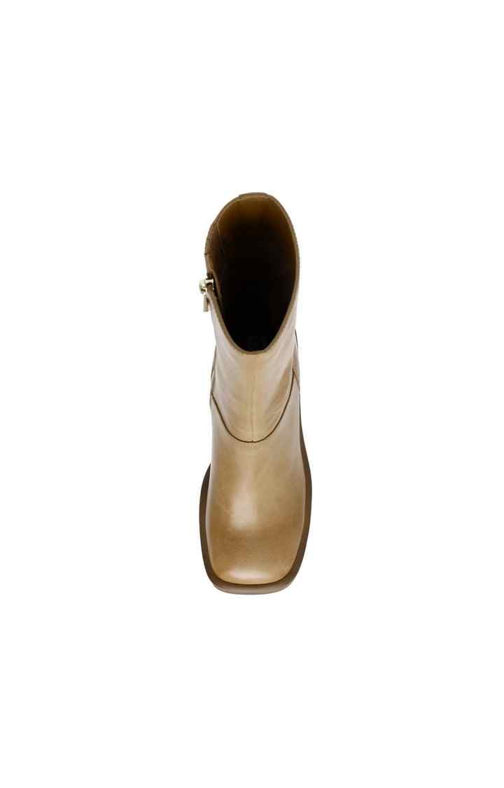 Finite Brown Boots