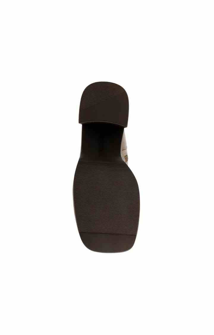 Finite Brown Boots