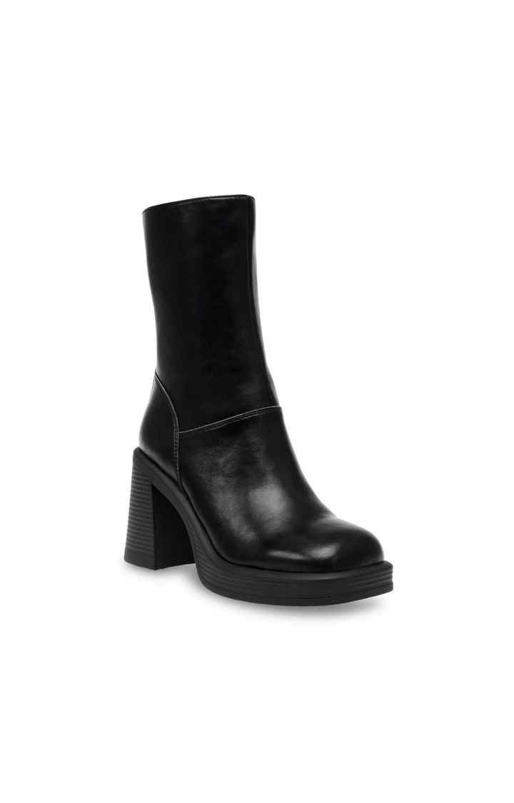 Finite Black Boots