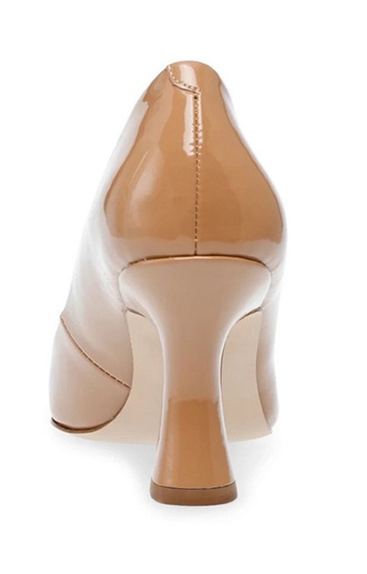 Notary Natural Pumps