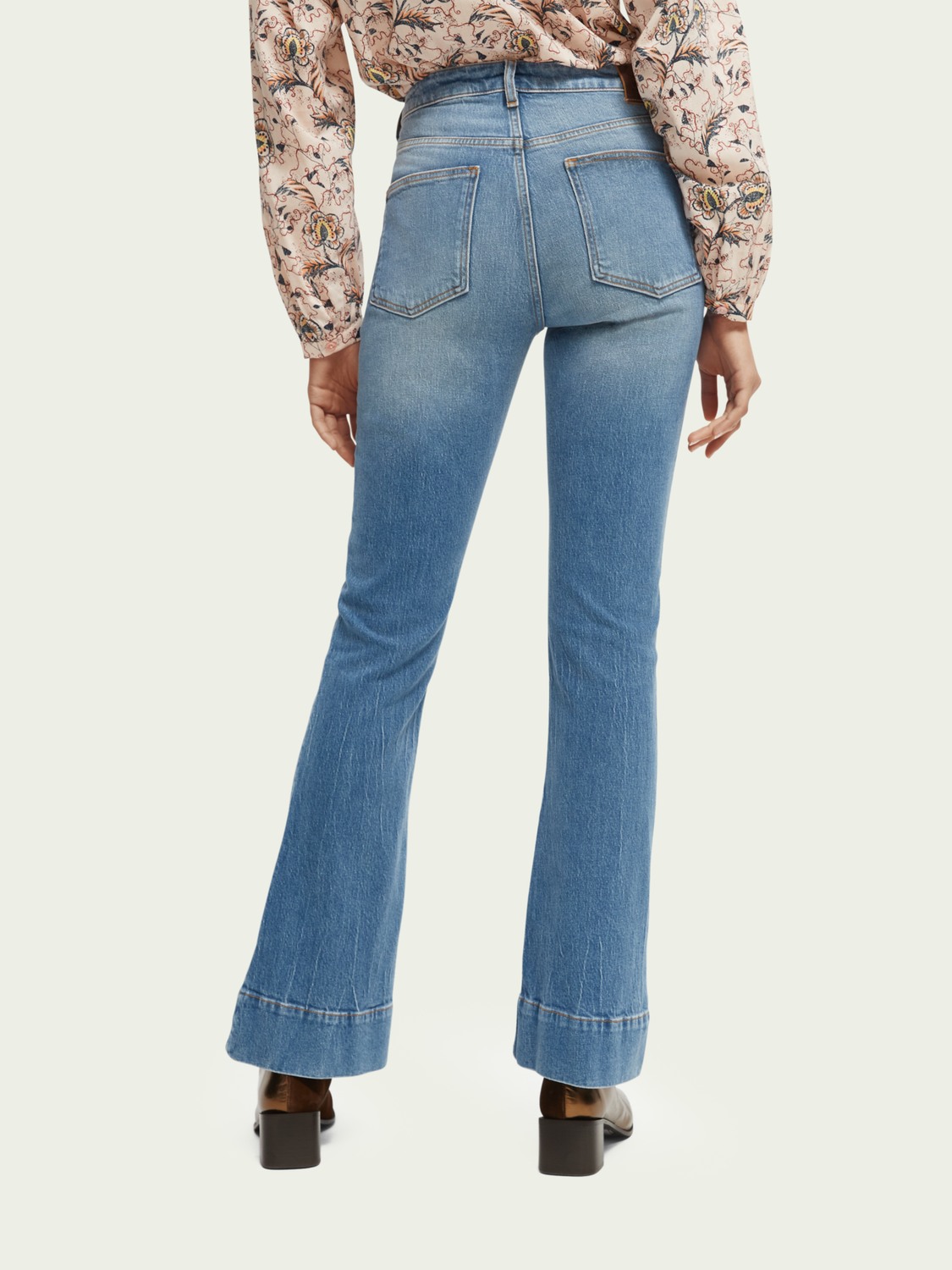 The Charm seasonal flared jeans — Blue Flight