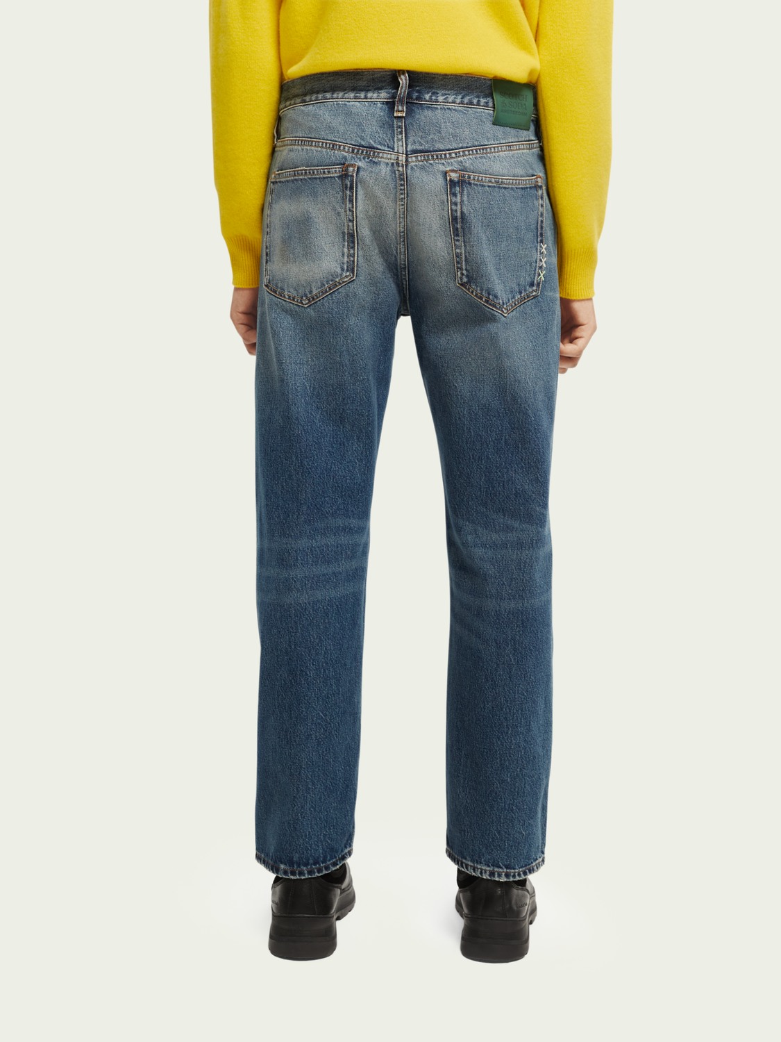 https://cdn.fynd.com/v2/falling-surf-7c8bb8/fyprod/wrkr/products/pictures/item/free/original/000000410339401009/OqF_pyaCeV-410339401009_4.jpg