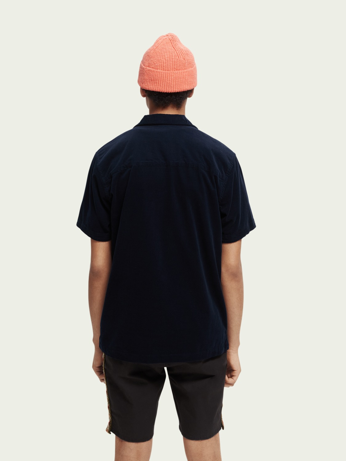 https://cdn.fynd.com/v2/falling-surf-7c8bb8/fyprod/wrkr/products/pictures/item/free/original/000000410339432001/2AbhqdsH4h-410339432001_2.jpg