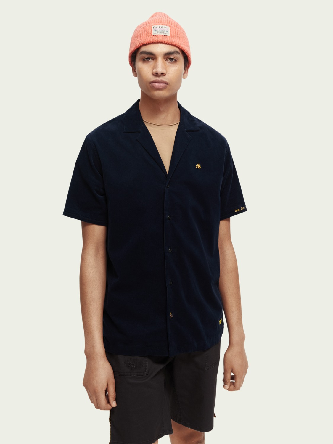 https://cdn.fynd.com/v2/falling-surf-7c8bb8/fyprod/wrkr/products/pictures/item/free/original/000000410339432001/t5TbL4n9Cz-410339432001_1.jpg
