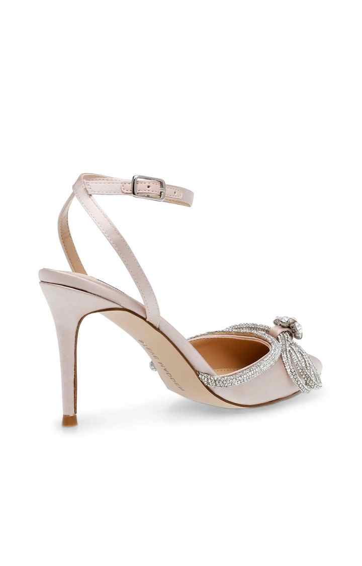 Leiaa Natural Pumps