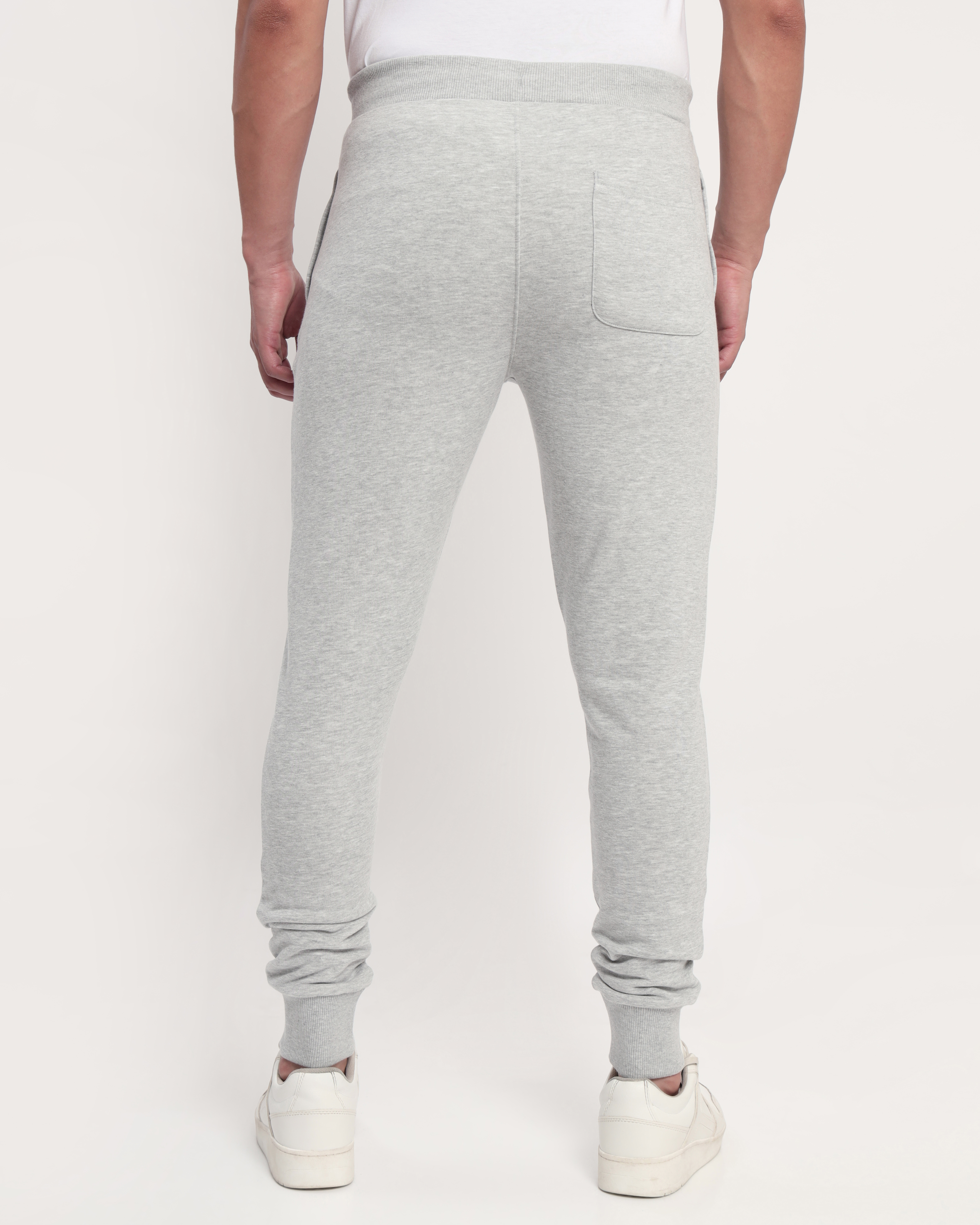 https://cdn.fynd.com/v2/falling-surf-7c8bb8/fyprod/wrkr/products/pictures/item/free/original/000000410345839015/dS26Caqgz6-410345839_gy_MODEL3.jpg