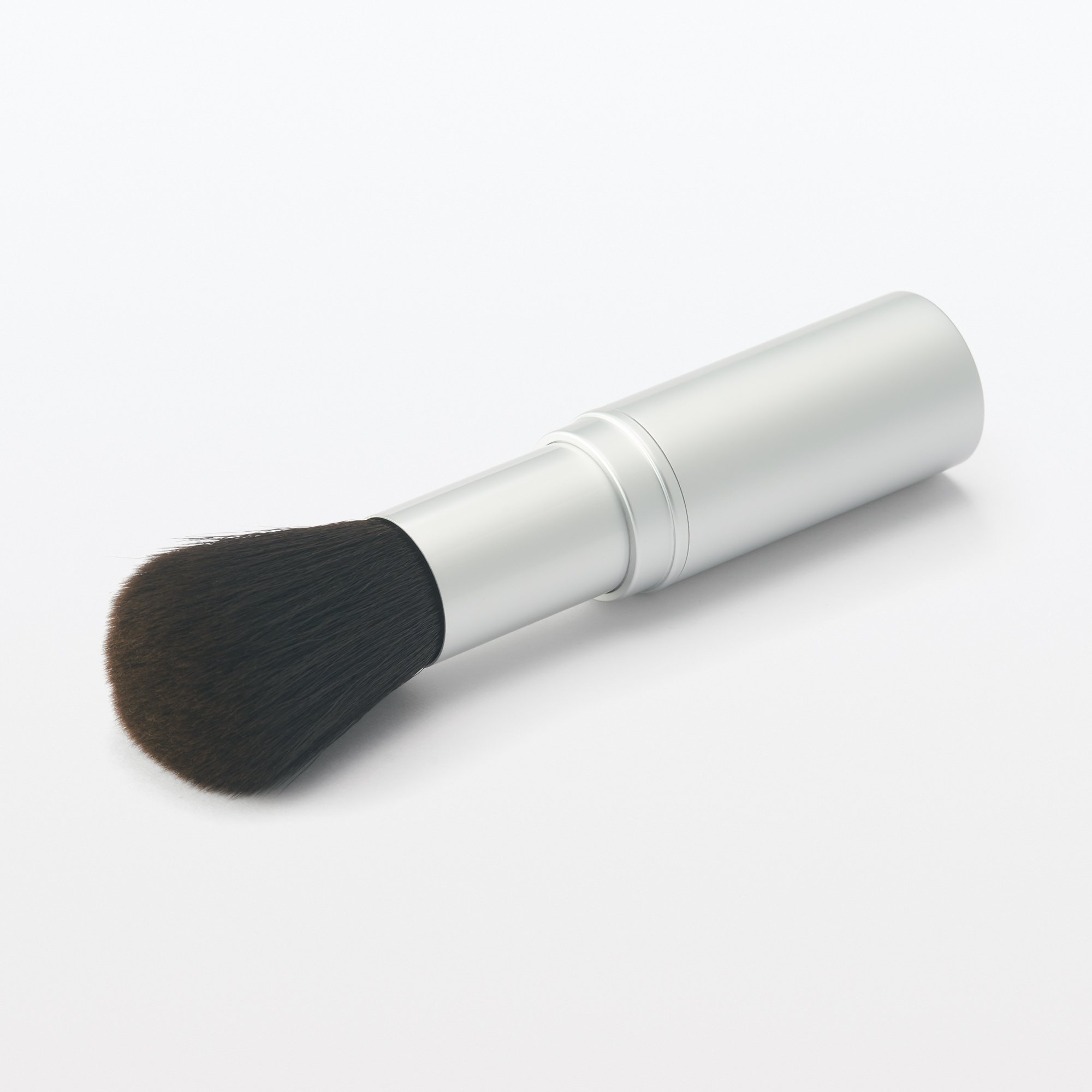 Polyester portable face brush