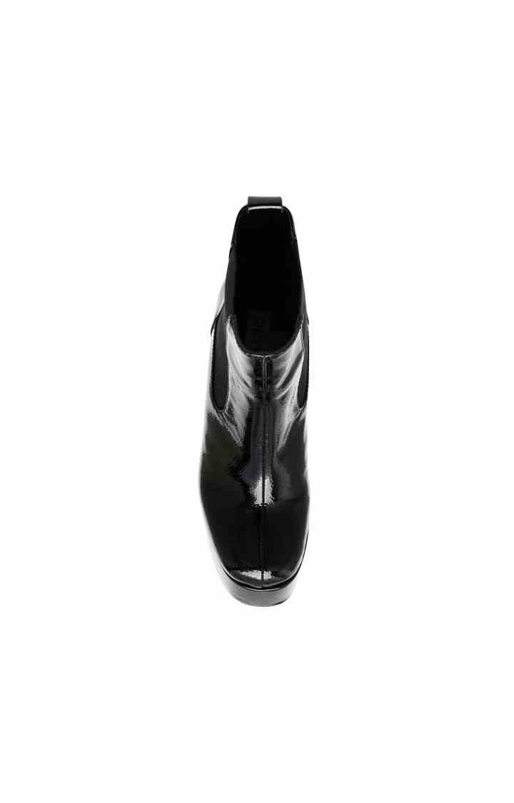 Artesian Black Boots