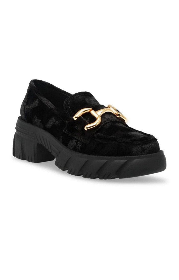 On-Set Black Closed Flats & Ballerinas