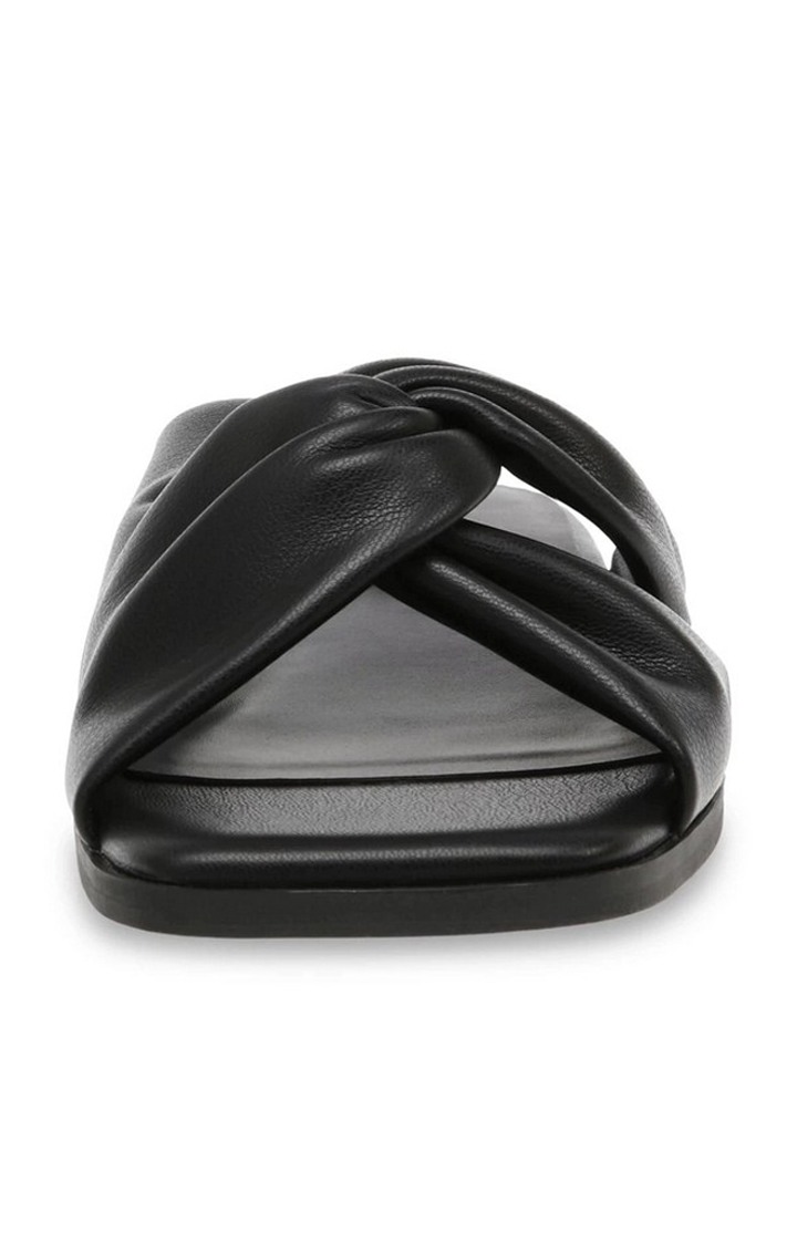 Hoorayy Black Flats