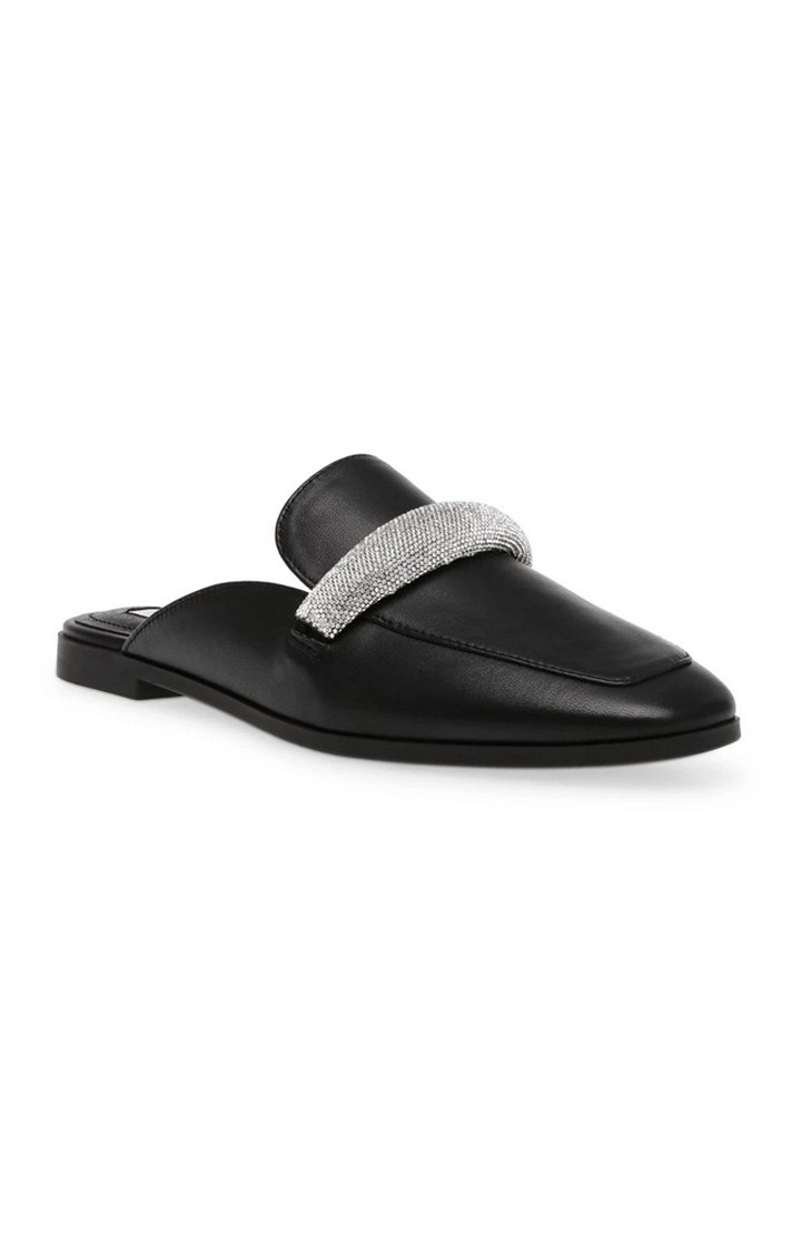 Clarine Black Closed Flats & Ballerinas