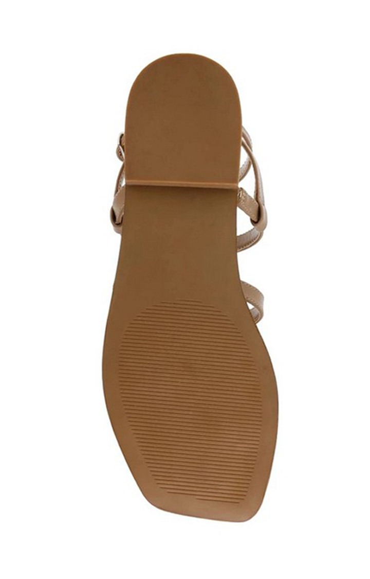 Superbly Natural Flats