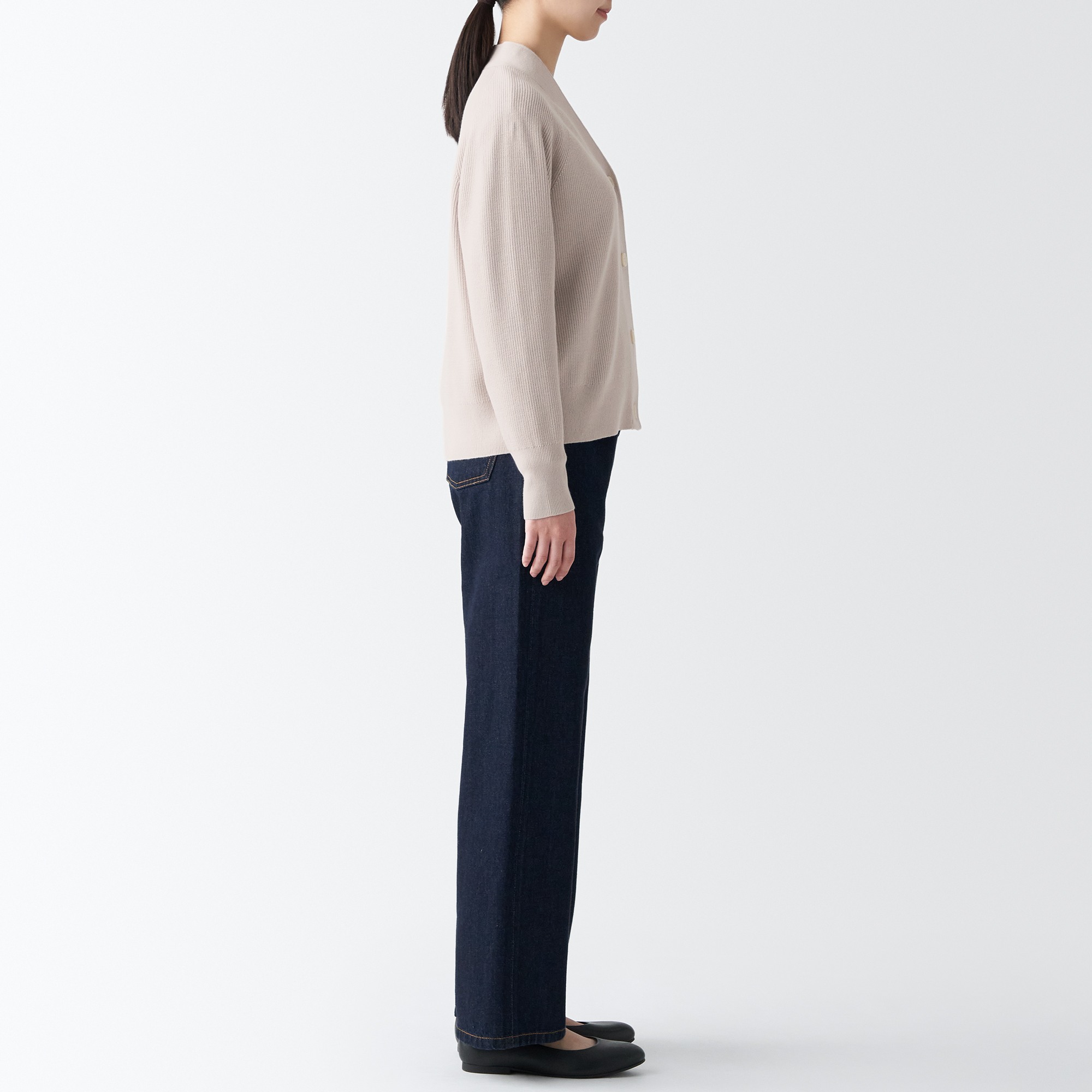 Shape-keeping Ribbed V neck cardigan