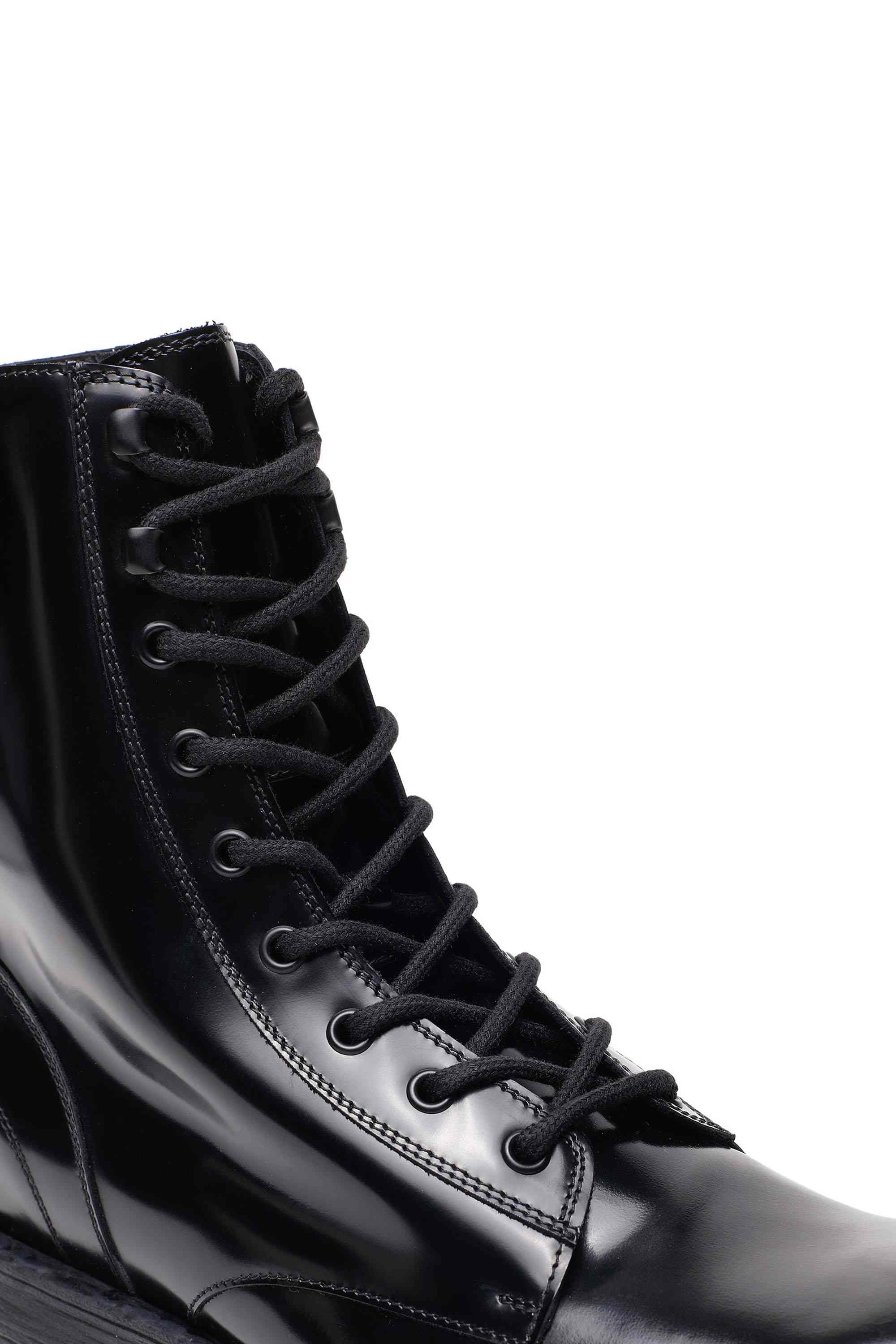 Black D-Hammer-Combat boots in glossed leather