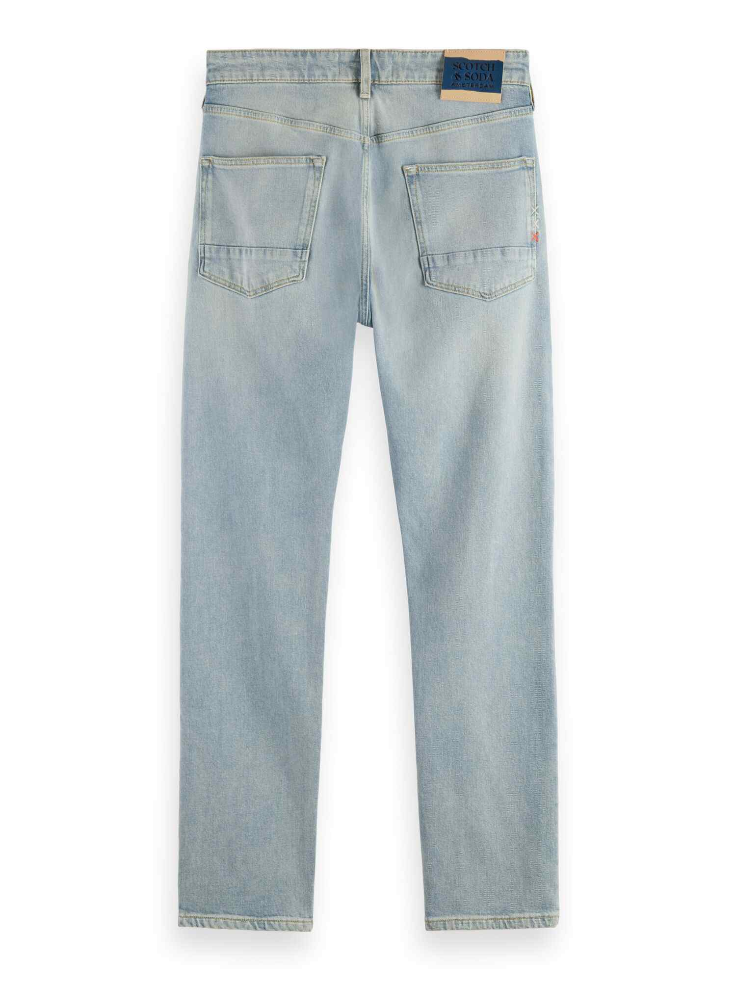 https://cdn.fynd.com/v2/falling-surf-7c8bb8/fyprod/wrkr/products/pictures/item/free/original/000000410373225001/2PnrKP8nKR-000000410373225001_1.jpg
