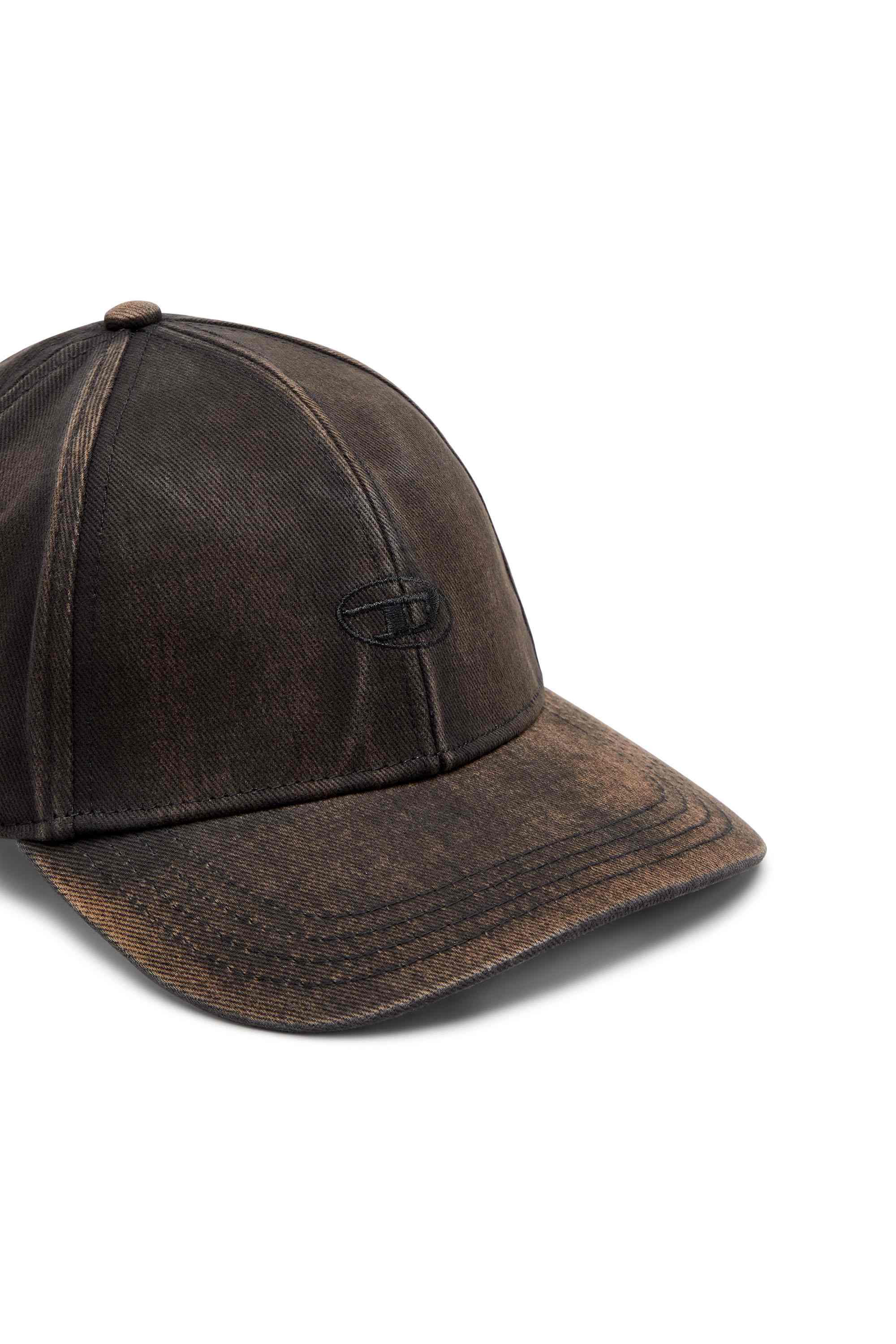 Black Baseball cap in washed cotton twill