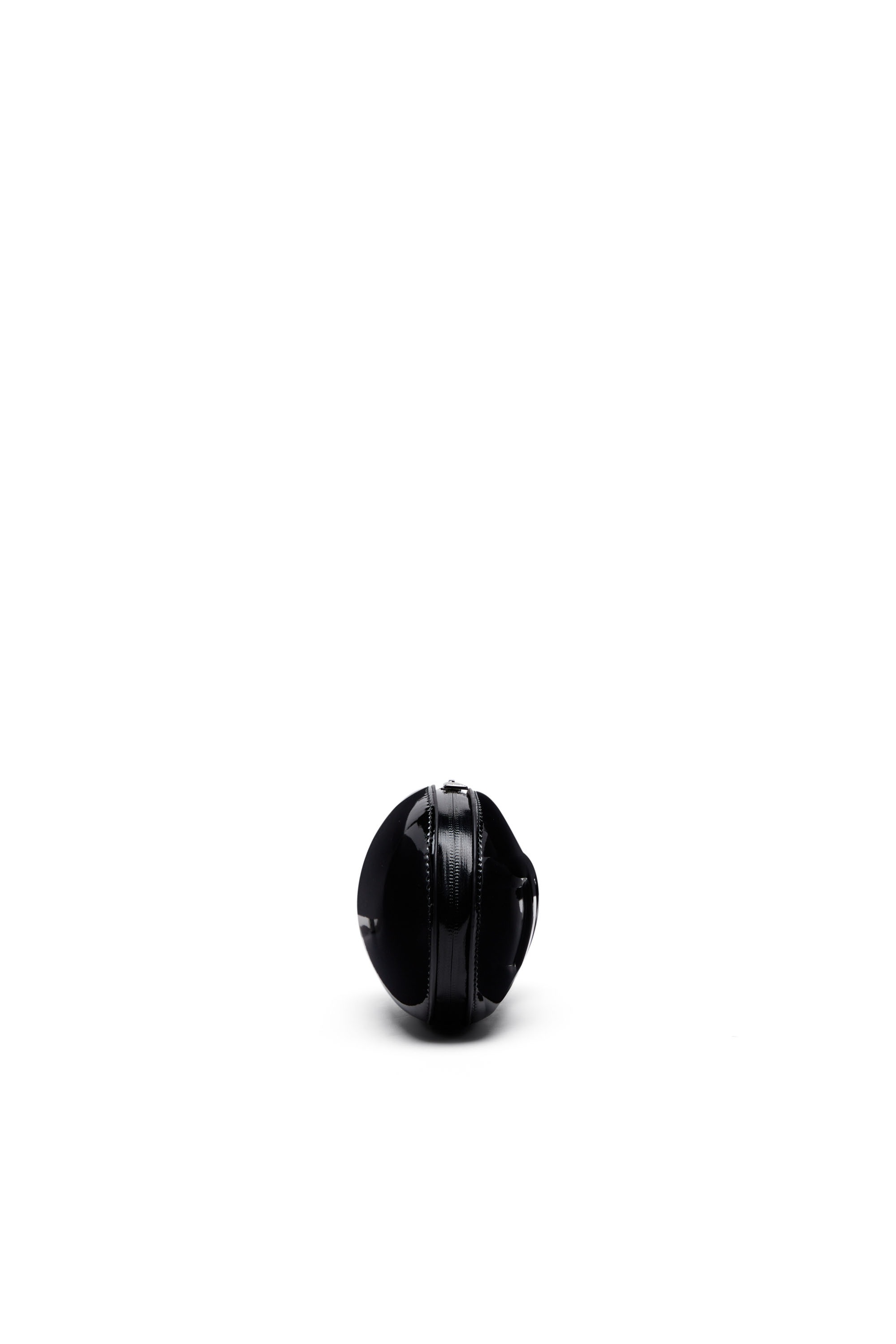 Black 1-DR Fold-Structured oval clutch in glossy PU