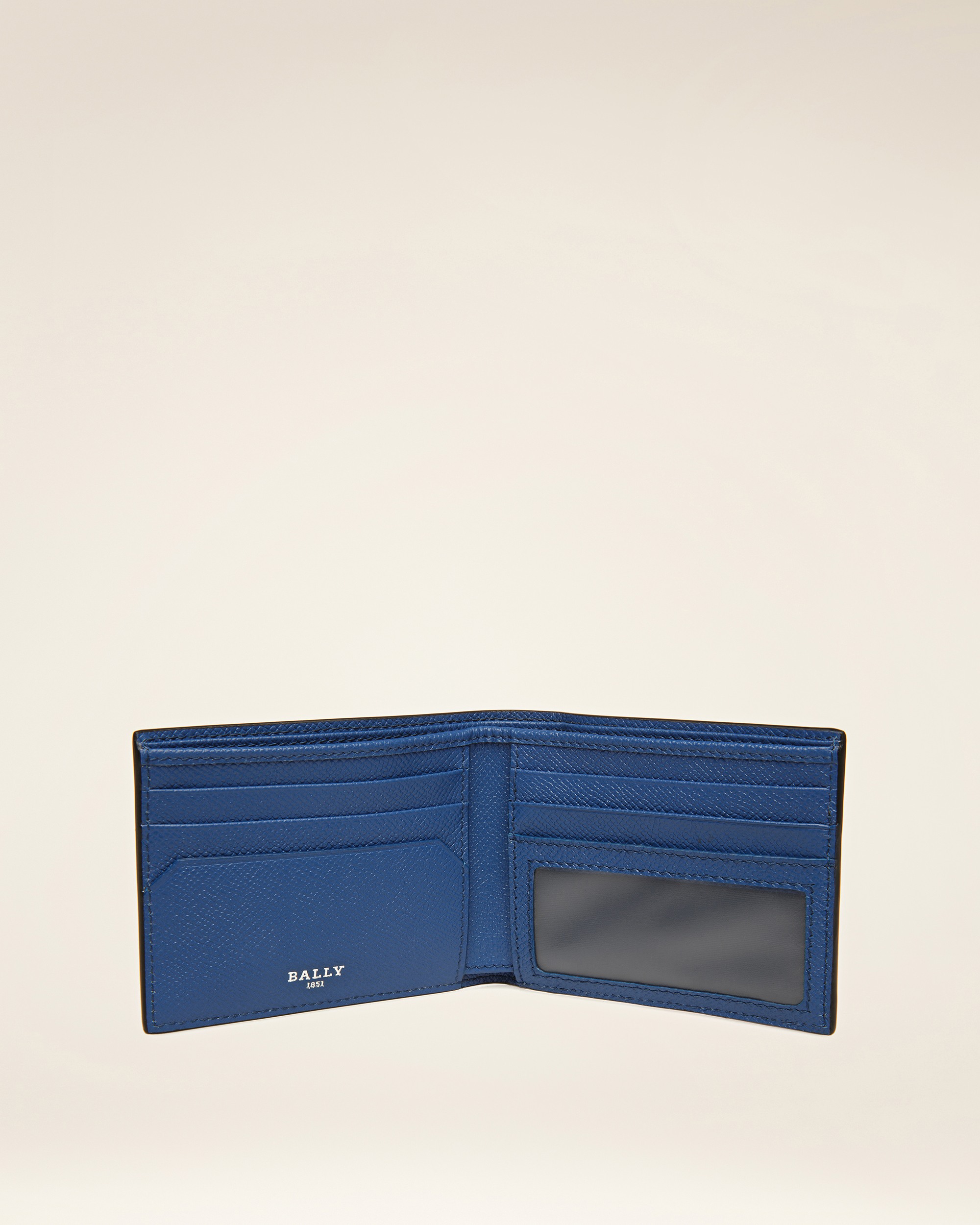 Bevyett.Es Leather Wallet