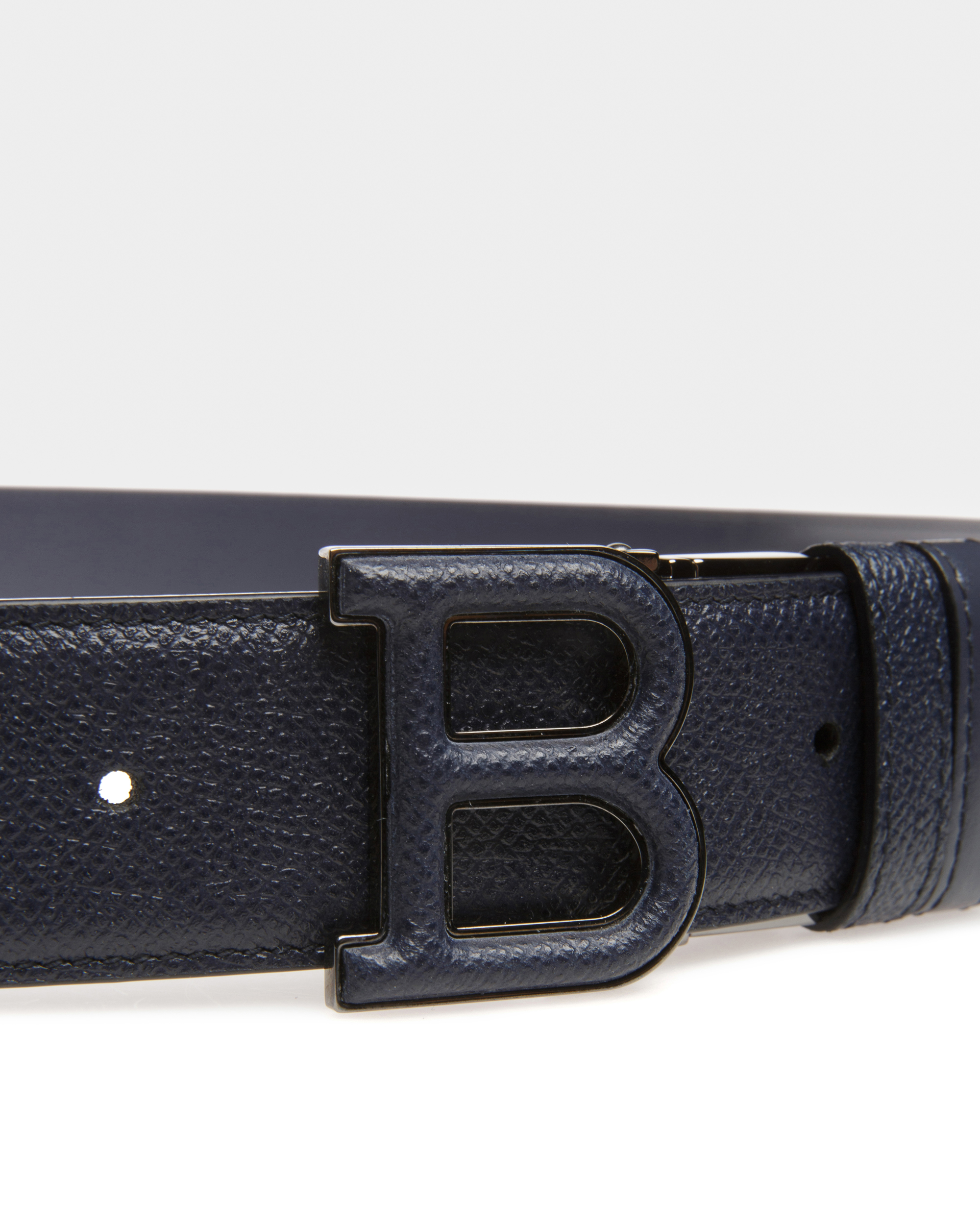 B 35.Hf Adjustable and Reversible Belt