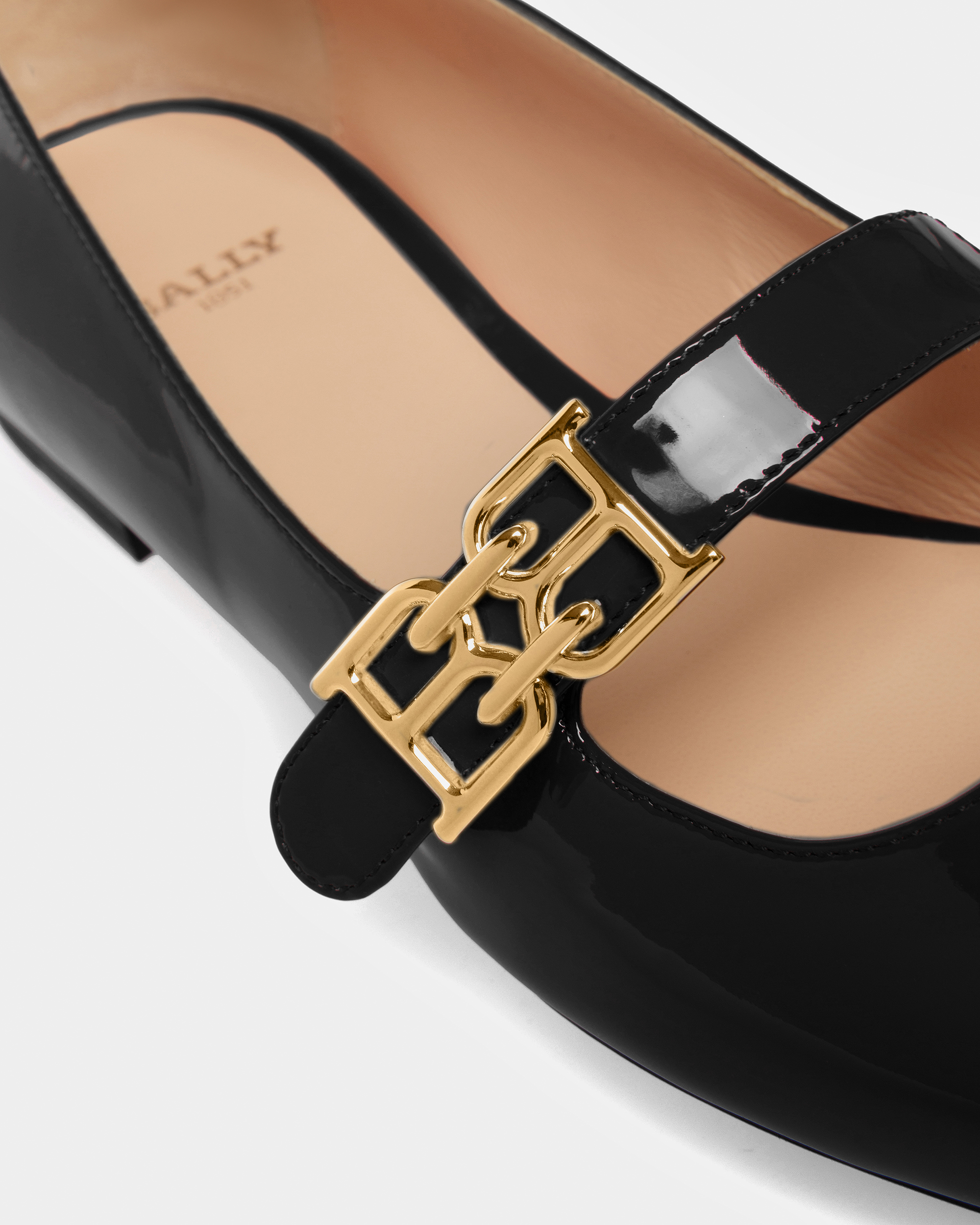 Elis Flat Leather Flat Sandals
