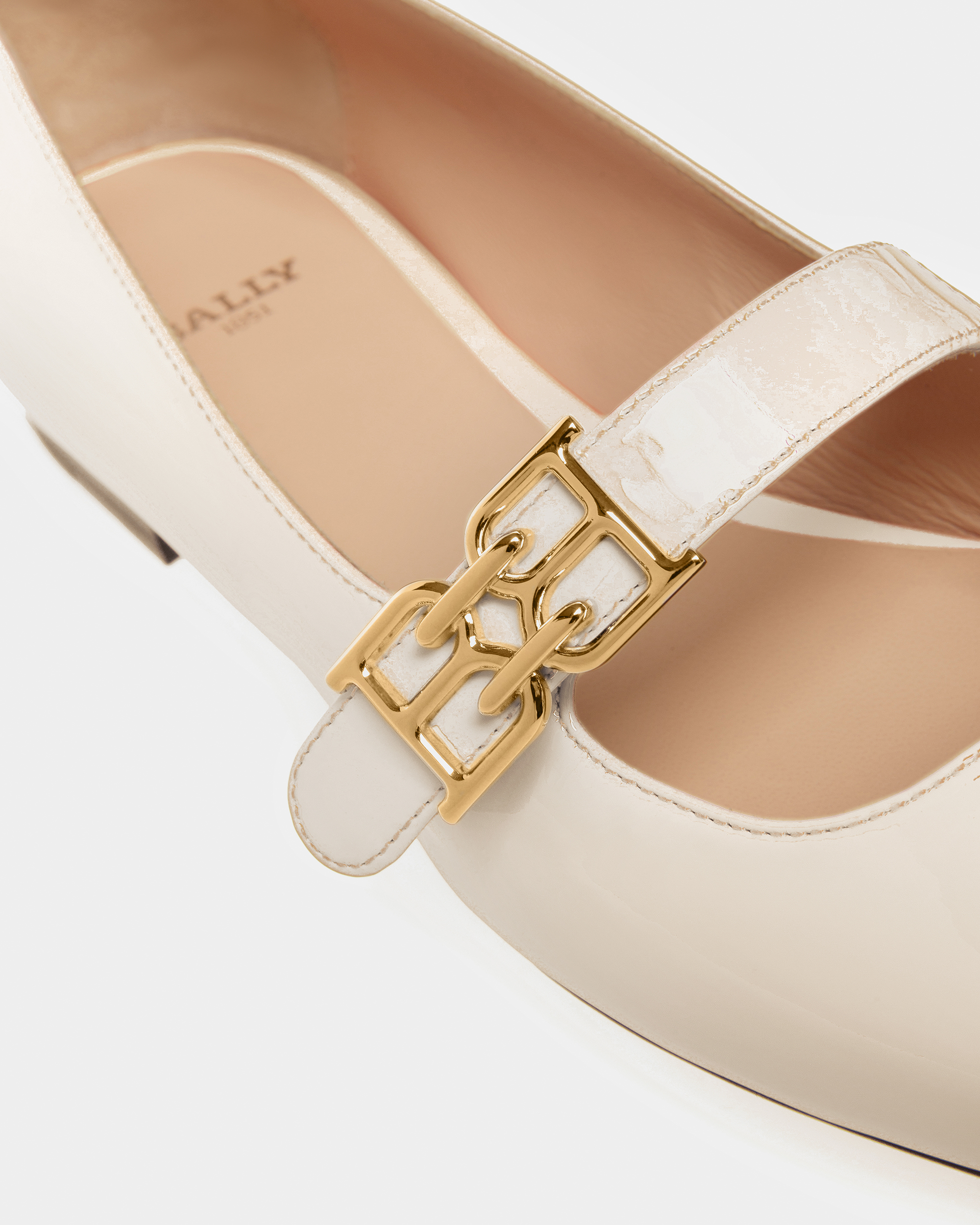 Elis Flat Leather Flat Sandals