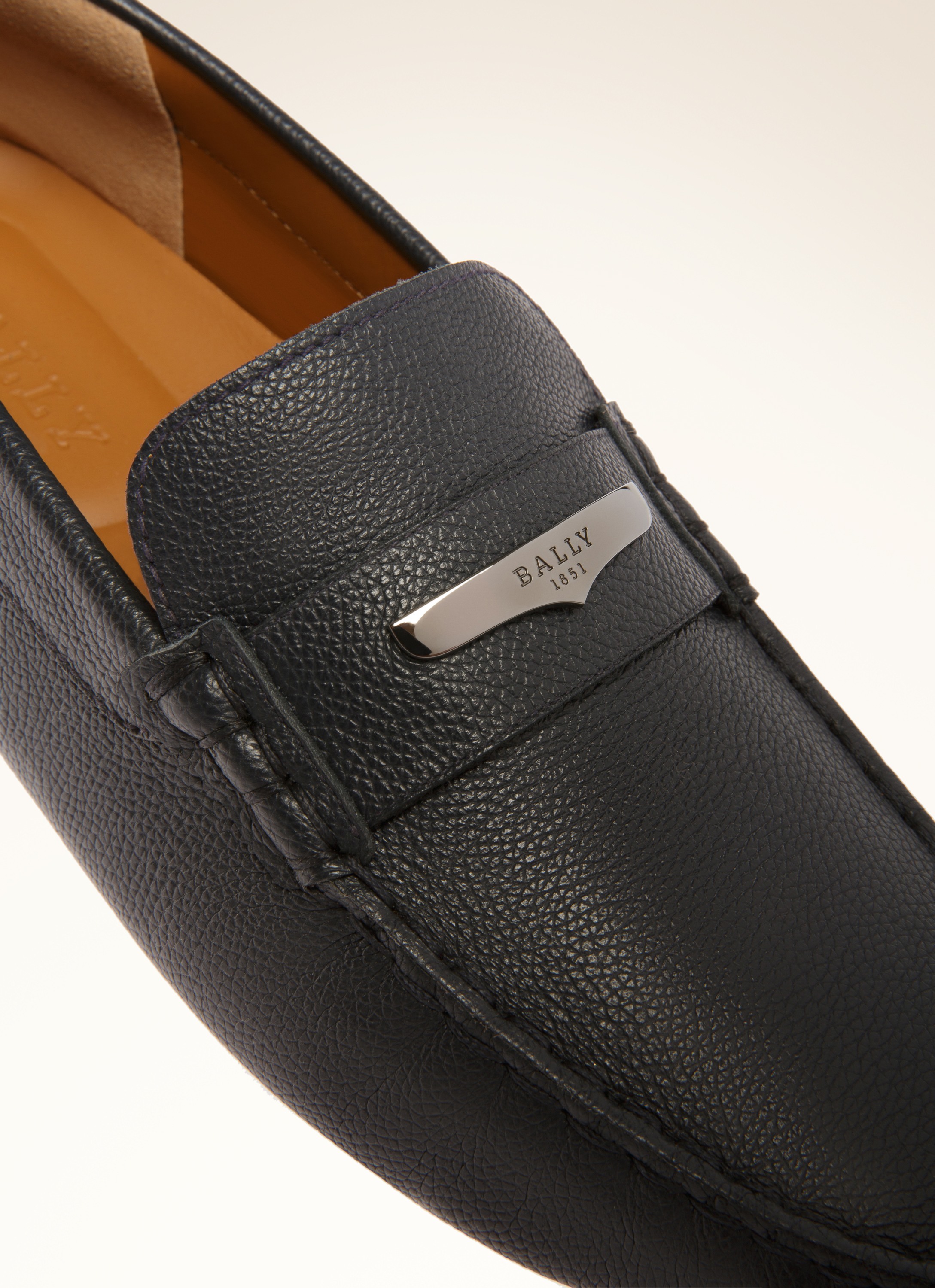 Pivial Leather Drivers