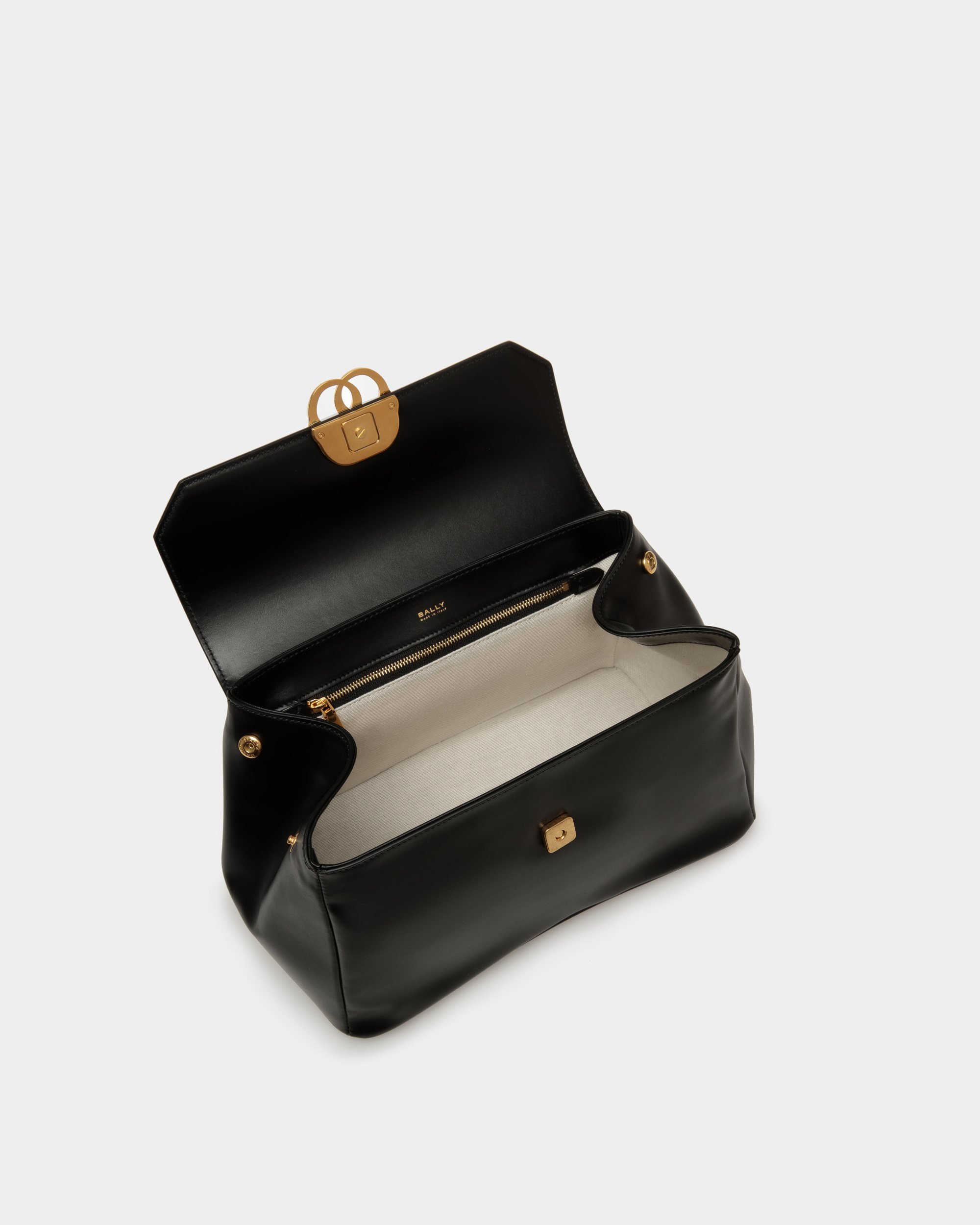 Emblem Shoulder Bag In Plain Leather