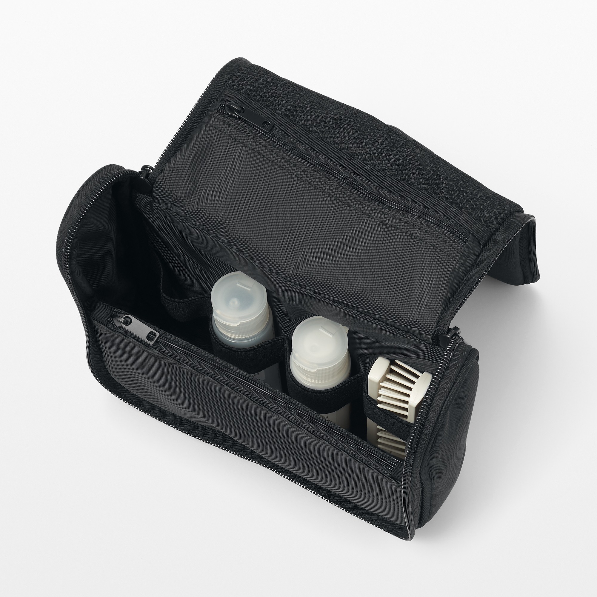 Polyester hanging toiletry case