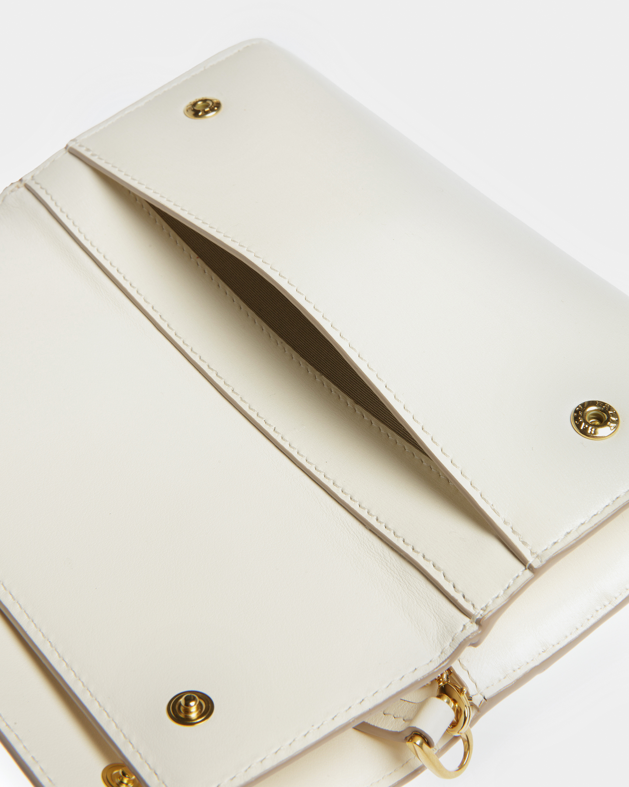 Byanca Leather Travel Wallet In Bone