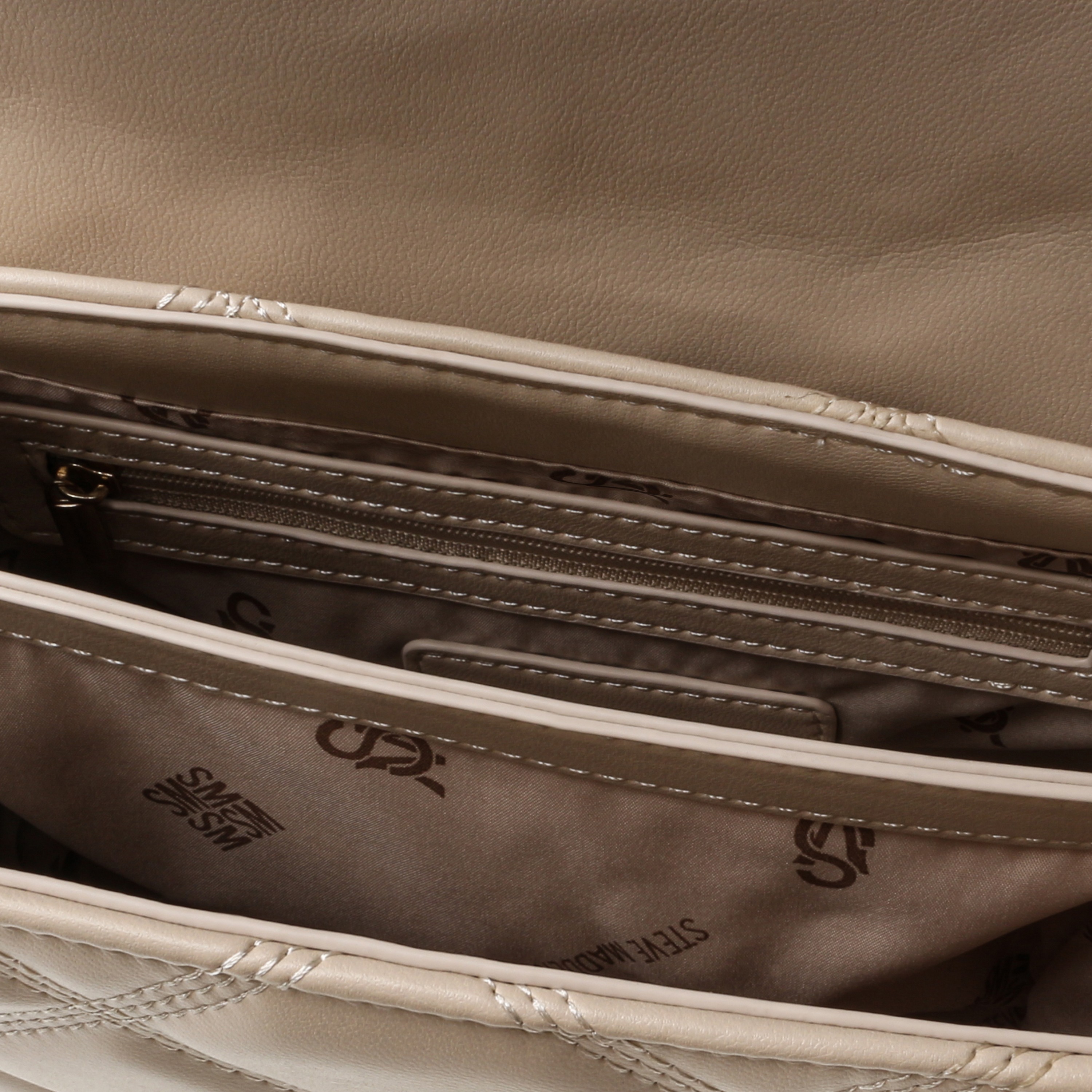 Bworship White Handbags