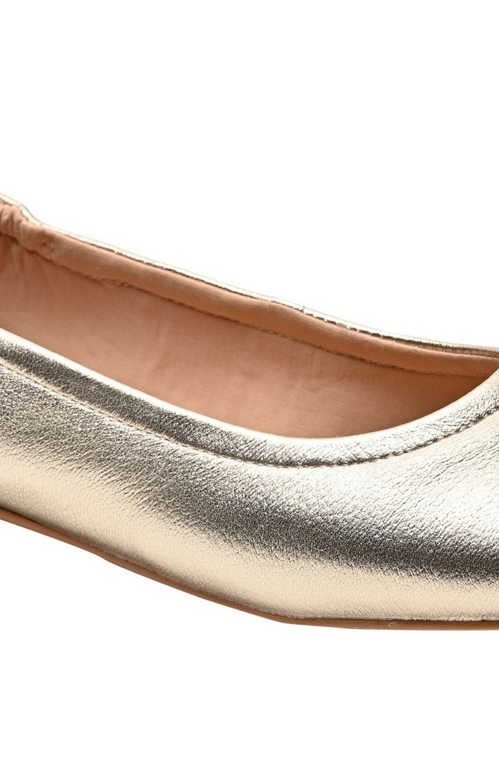 Greta Gold Closed Flats & Ballerinas