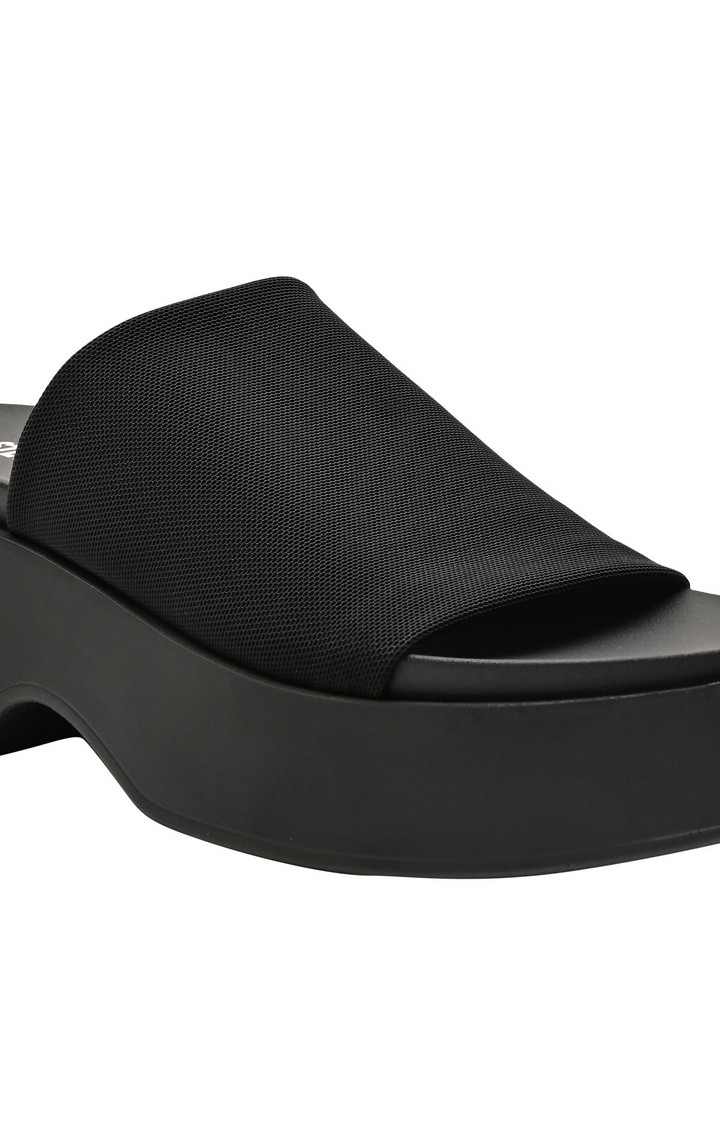 Throw Back Black Wedges