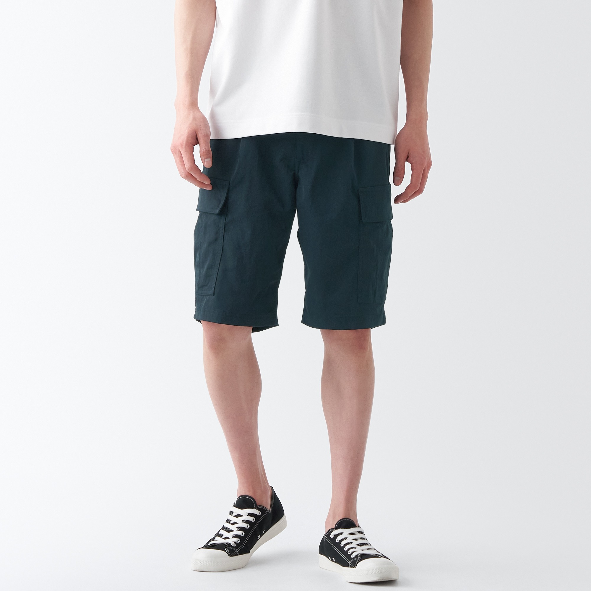 Water repellent stretch cargo short pants