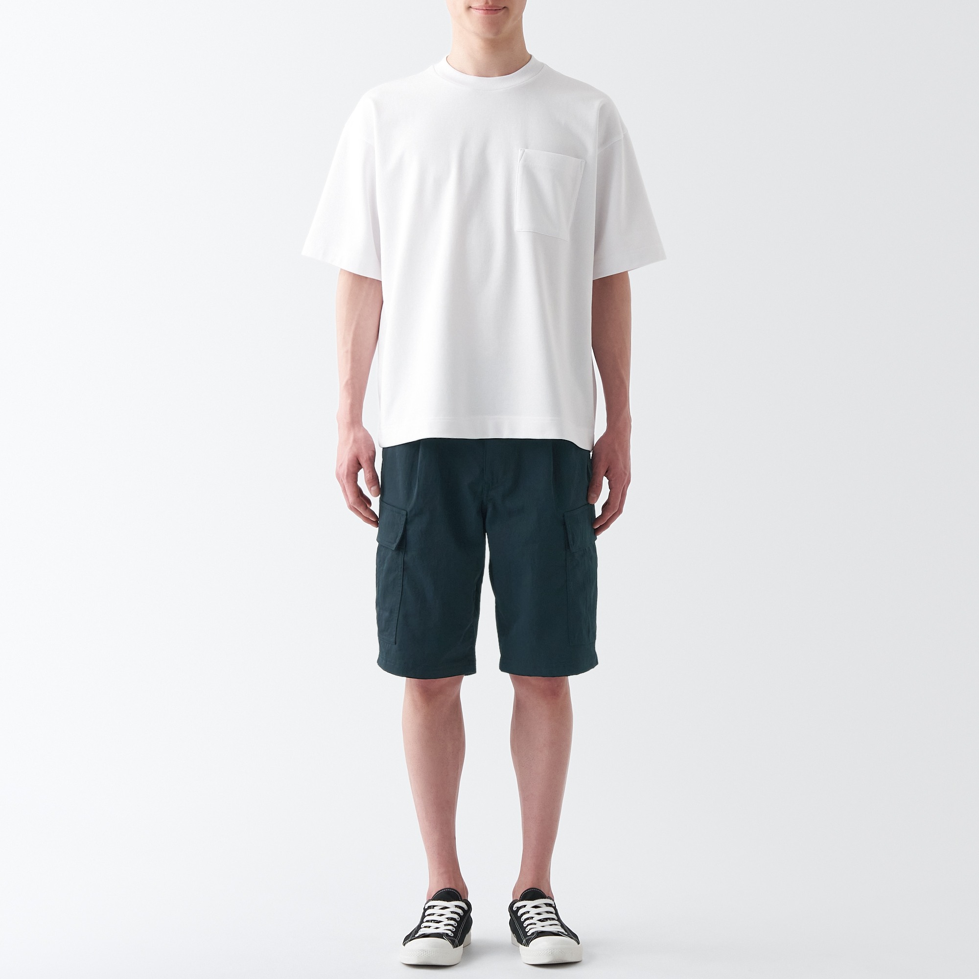 Water repellent stretch cargo short pants