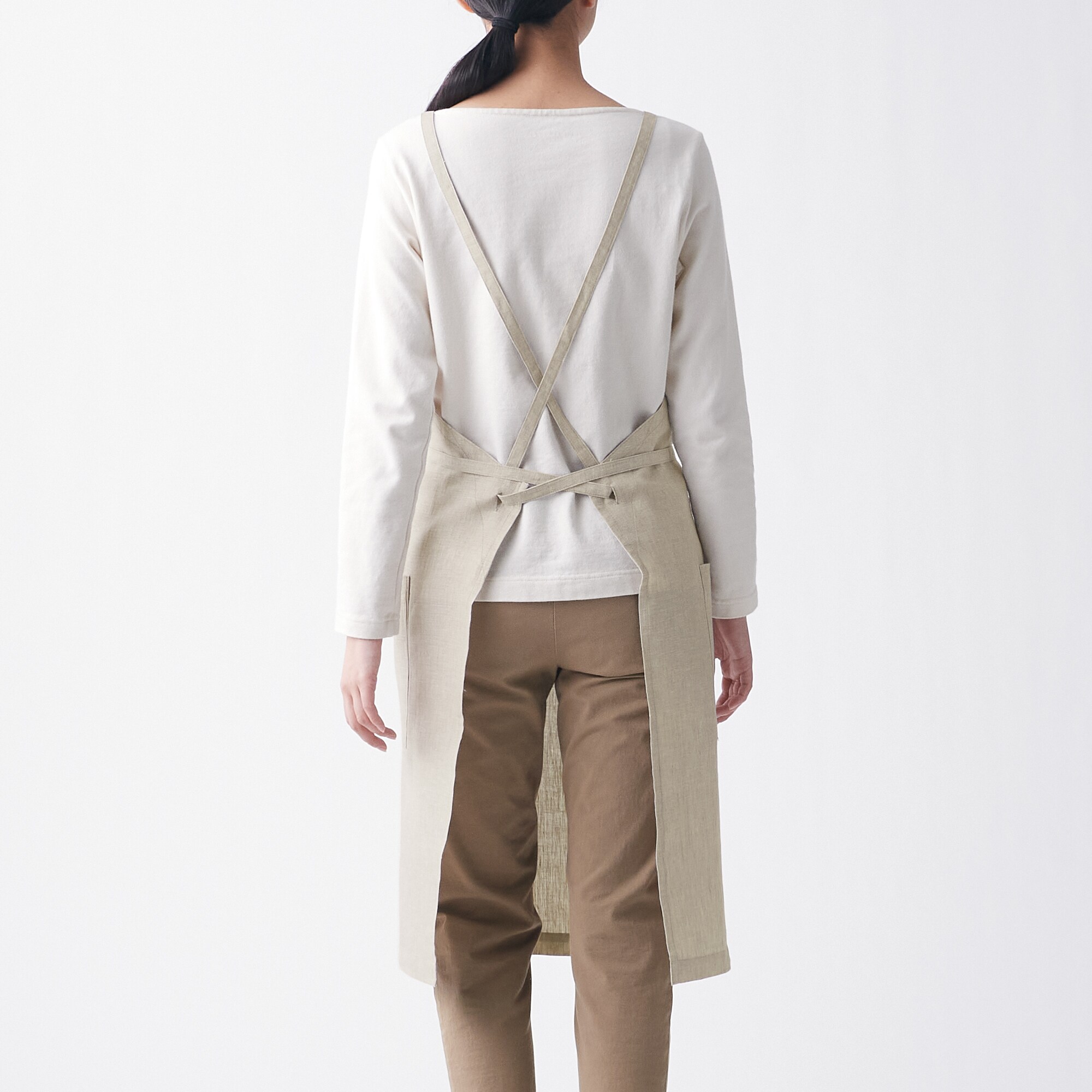 MUJI | LINEN PLAIN WEAVE CROSS SHOULDER STRAP APRON / ECRU