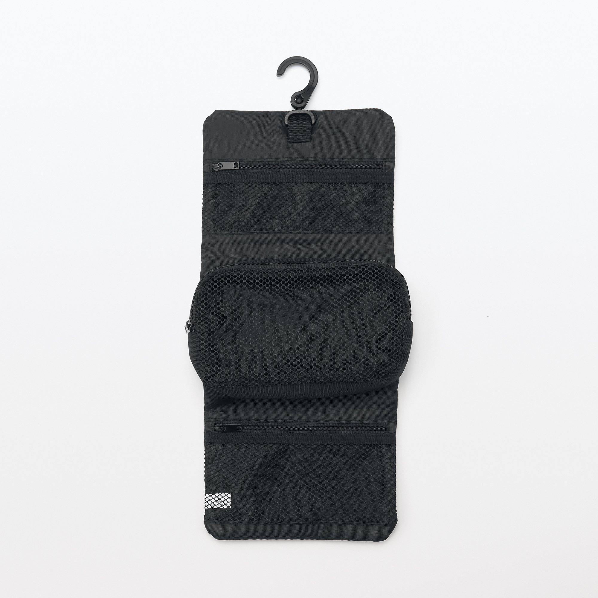 Polyester hanging case with pouch