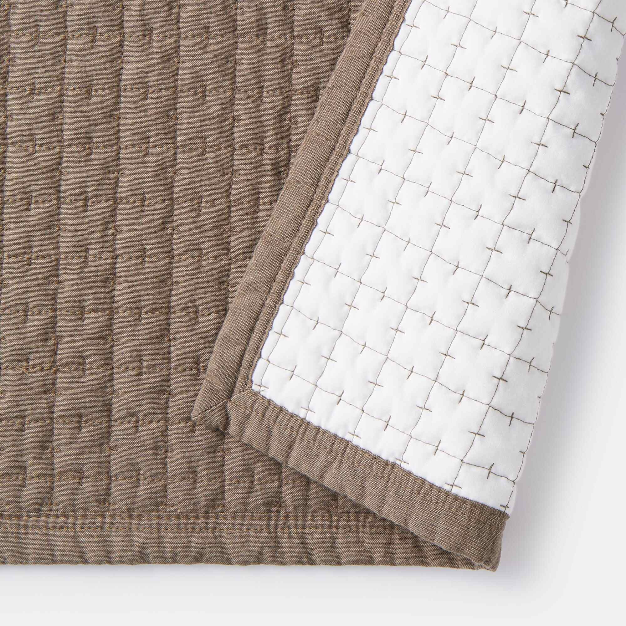 WASHED COTTON QUILTED RUG